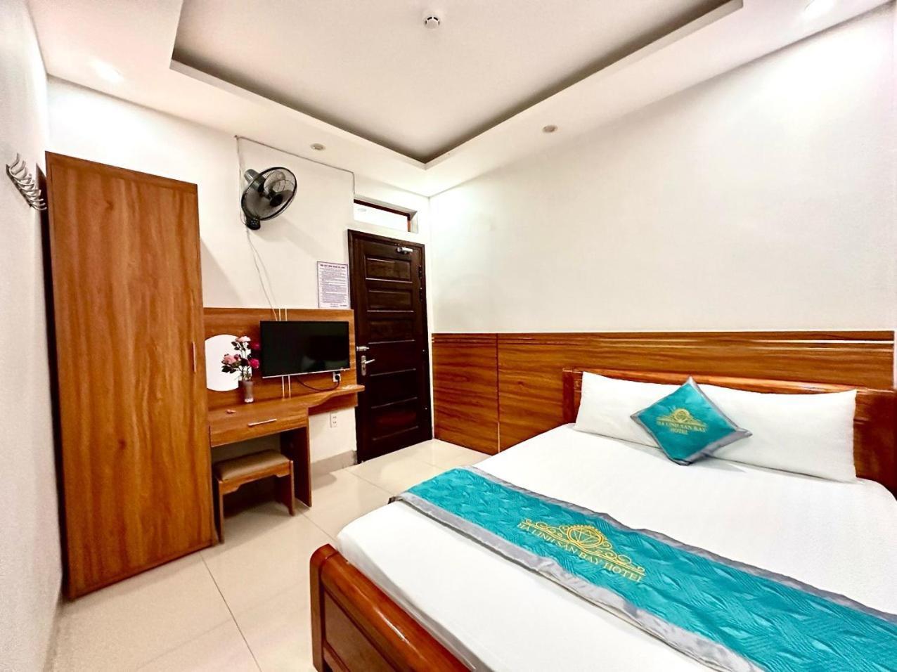 Ha Linh Hotel Db - By Bay Luxury Diện Biên Phủ Esterno foto